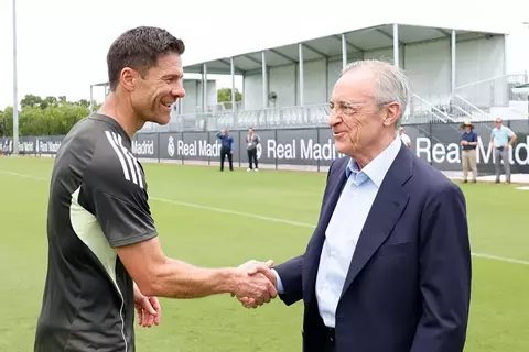 البروفة قبل الأخيرة.. بيريز يحضر مران ريال مدريد قبل مواجهة يوفنتوس